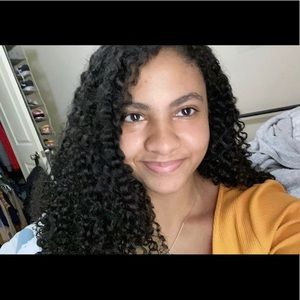 Meet your Posher, Deena